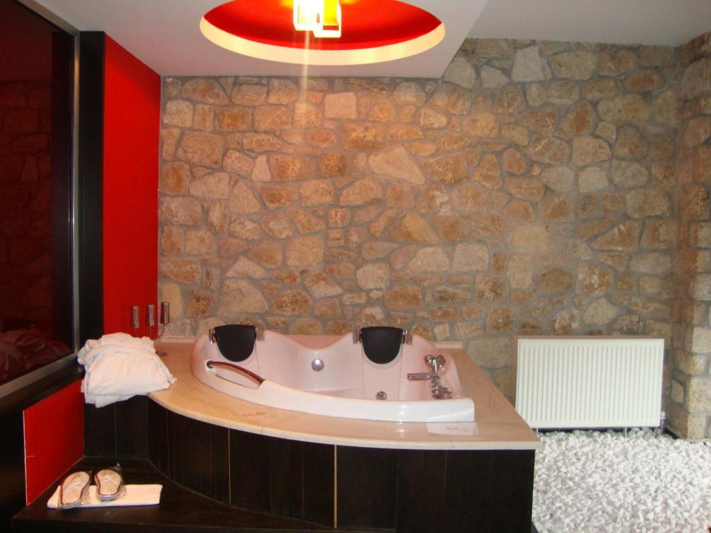Nymfes Hotel Káto Loutrákion Zimmer foto